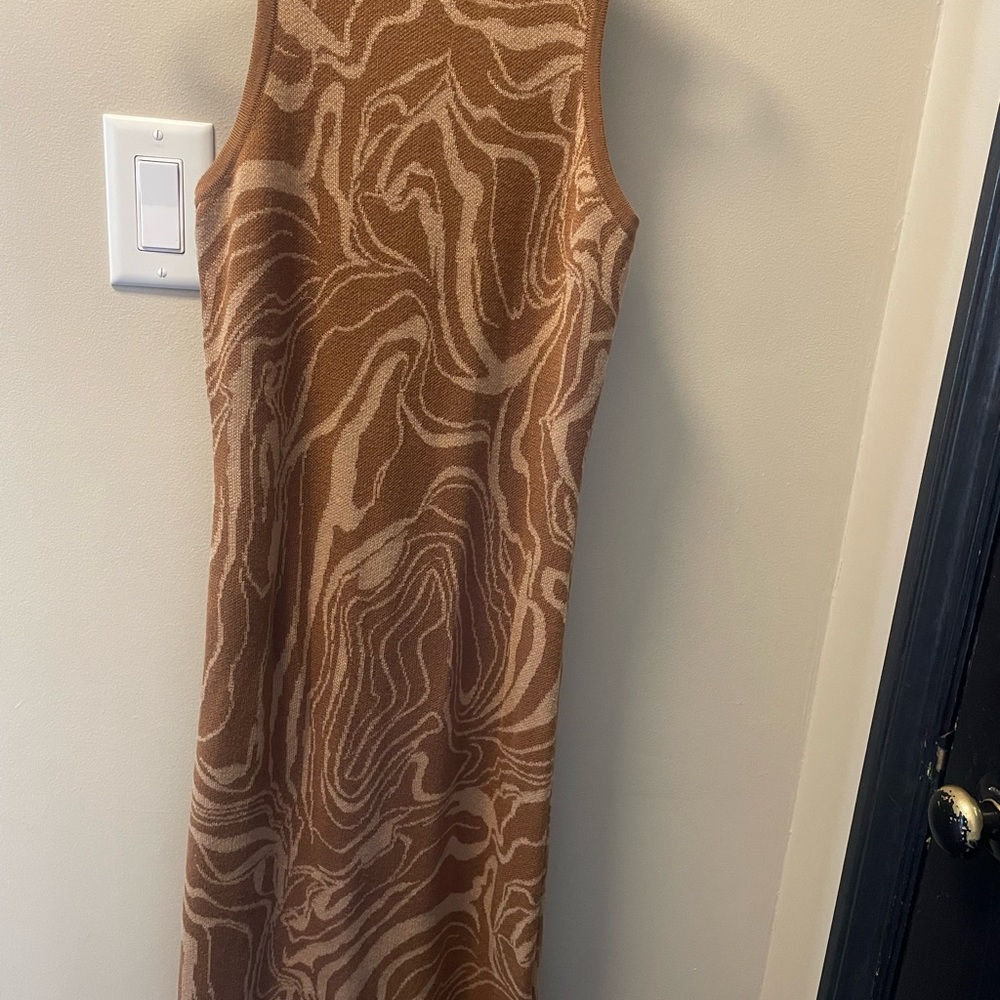 Heartloom Swirl Pattern Midi Dress in Brown